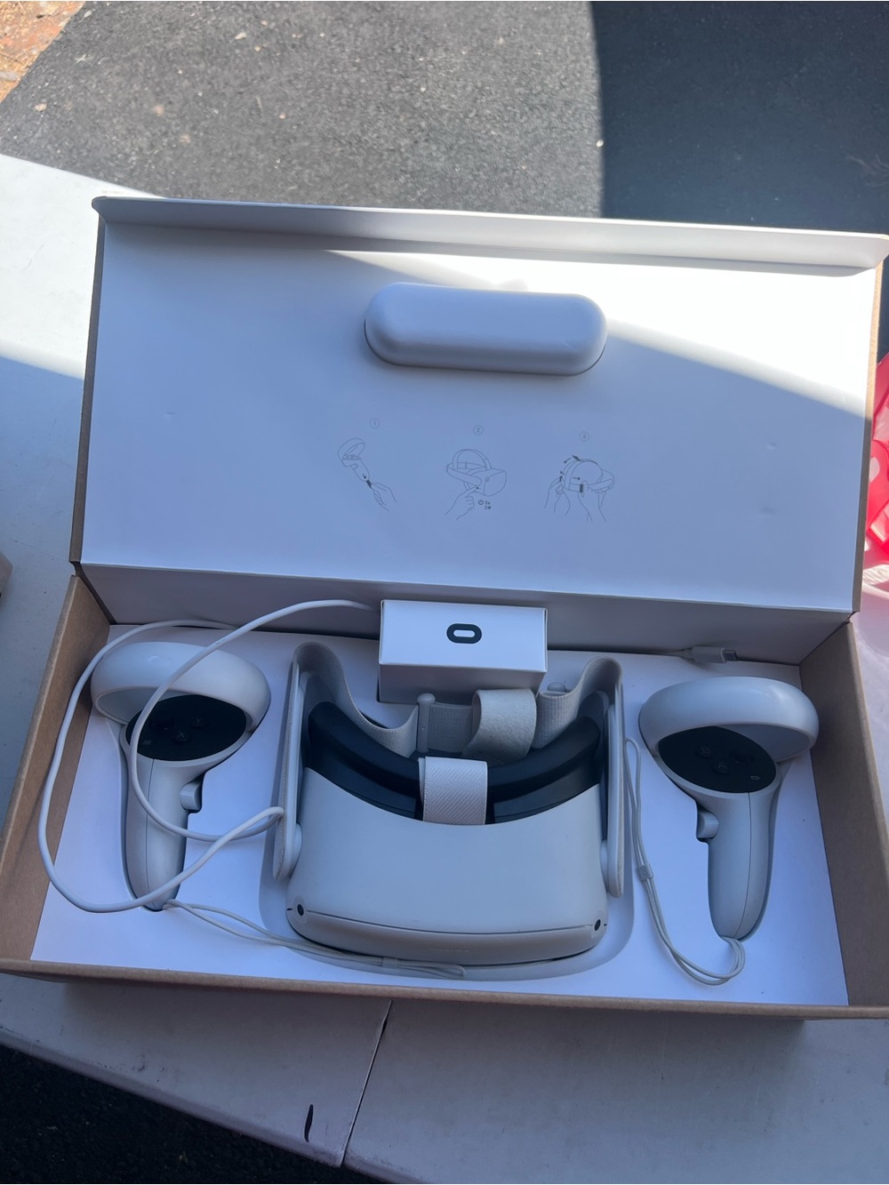 Meta Oculus Quest 2 All-in-One VR Headset with Controllers White, 128GB in Box